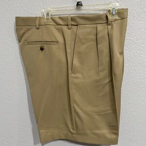 Haggar Cool 18 Golf Shorts / Size 40 / NEW WITH TAGS